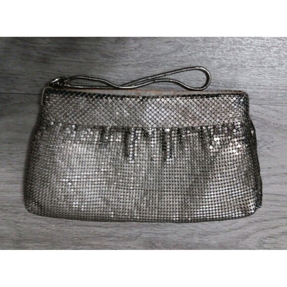 Vintage Metal Mesh Woman's Handbag Silver Color, Pre-owned, Vintage, Hong Kong - Picture 4 of 9